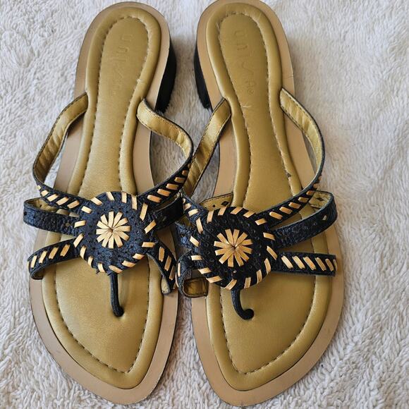 Unisa‎ Newport Thong Sandals Flip Flops Black & Tan Woven Leather Medallion 9.5 - Picture 1 of 4